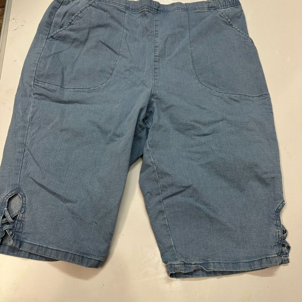Croft & Barrow Size P2XL Petite Pull On Jean Capri Shorts Faded Wash Light